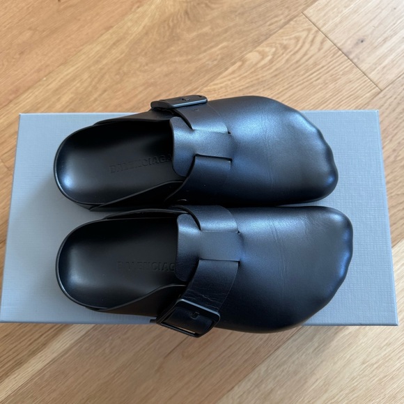 Balenciaga Sunday Mules - Picture 5 of 10